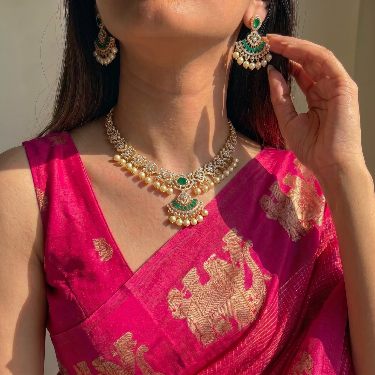 Gold polish stone necklace