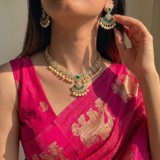 Gold polish stone necklace