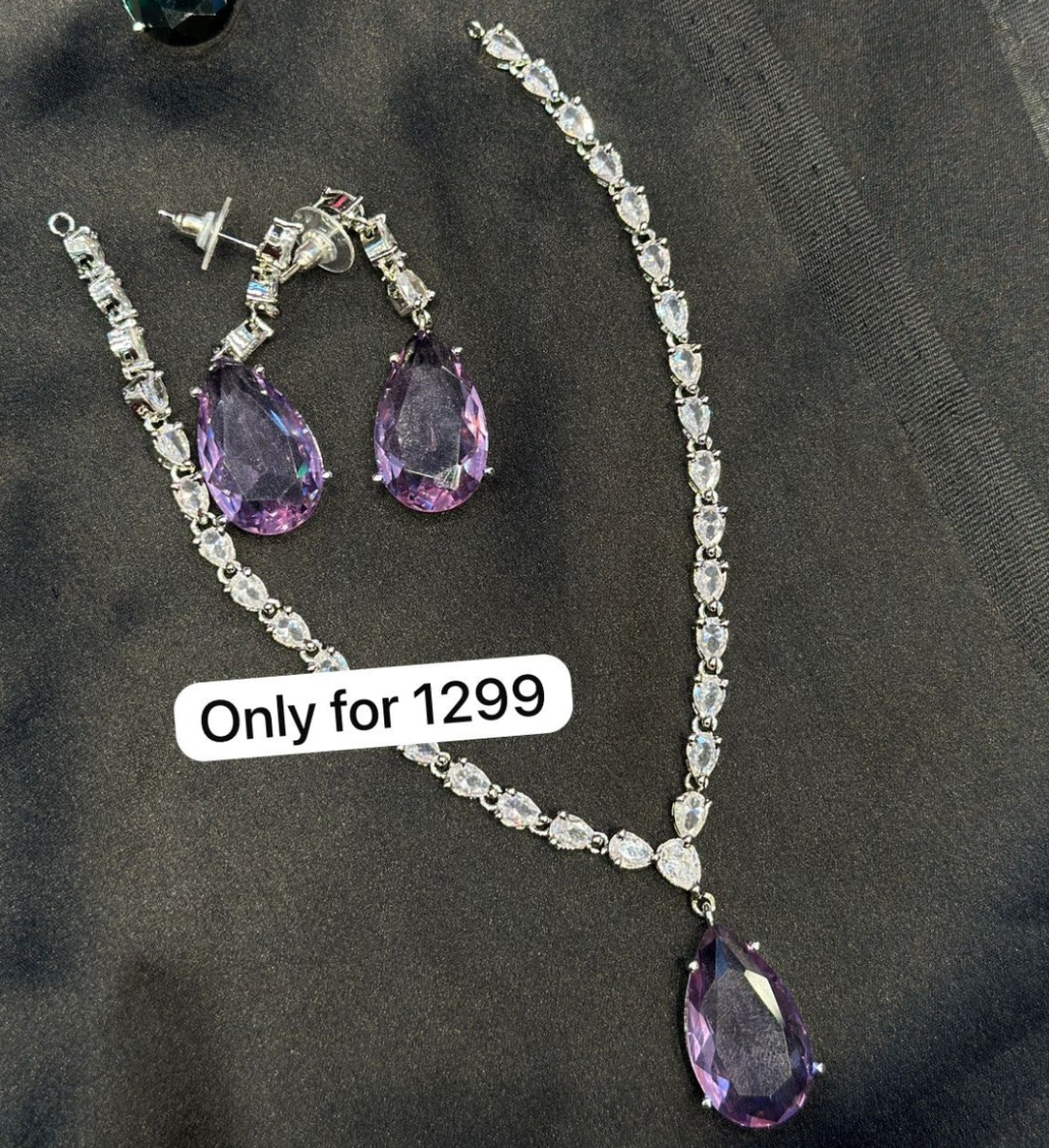 Platinum necklace purple color