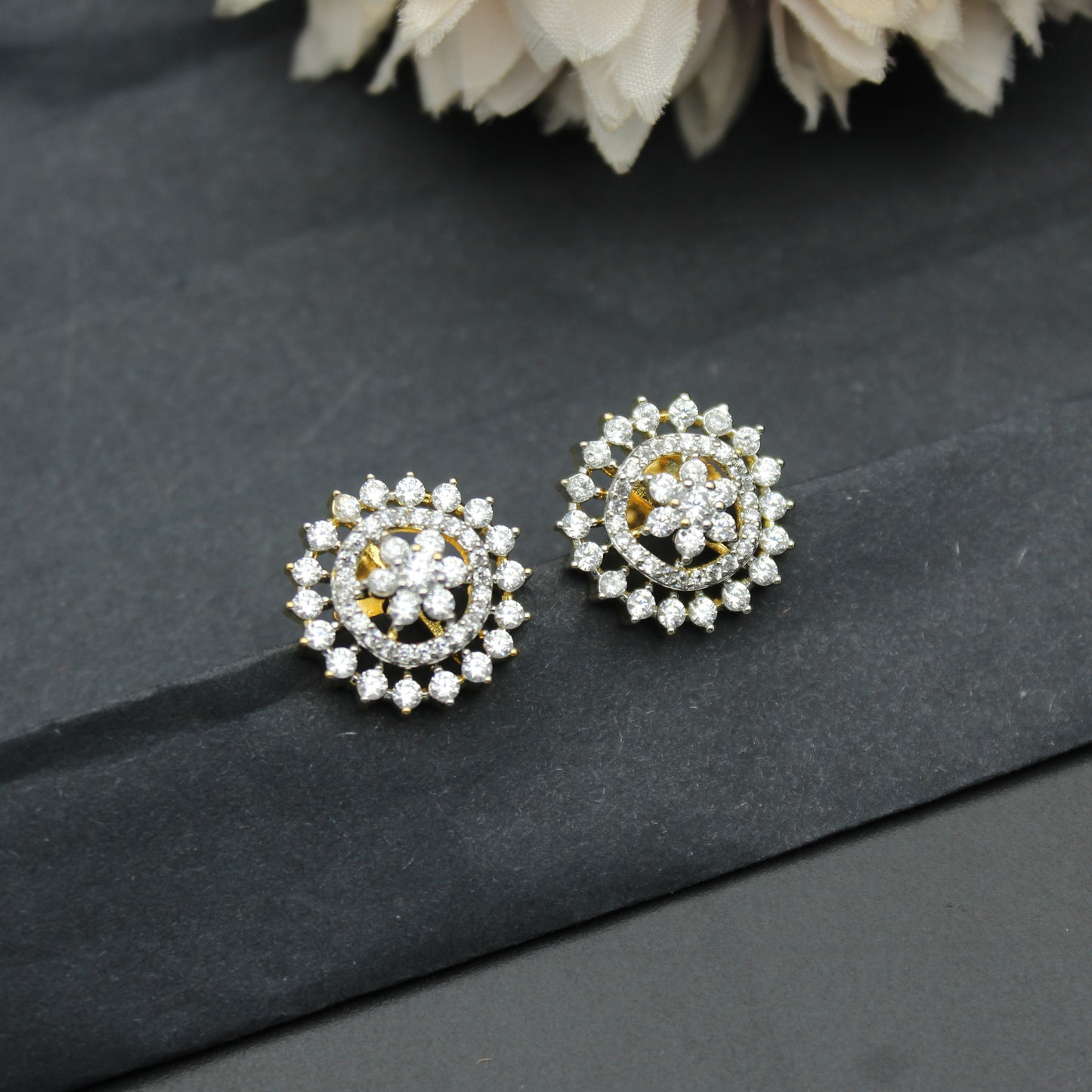 41642 GJ Floral Studs