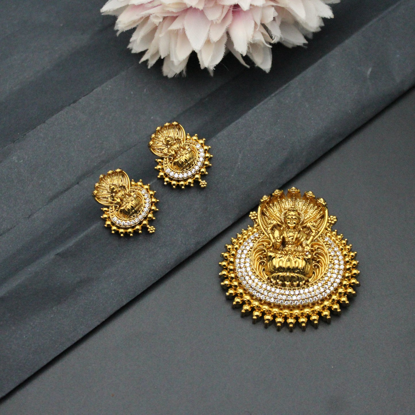 39697 Nakshi Full White Laxmi And Naga Padiga Pendant Set