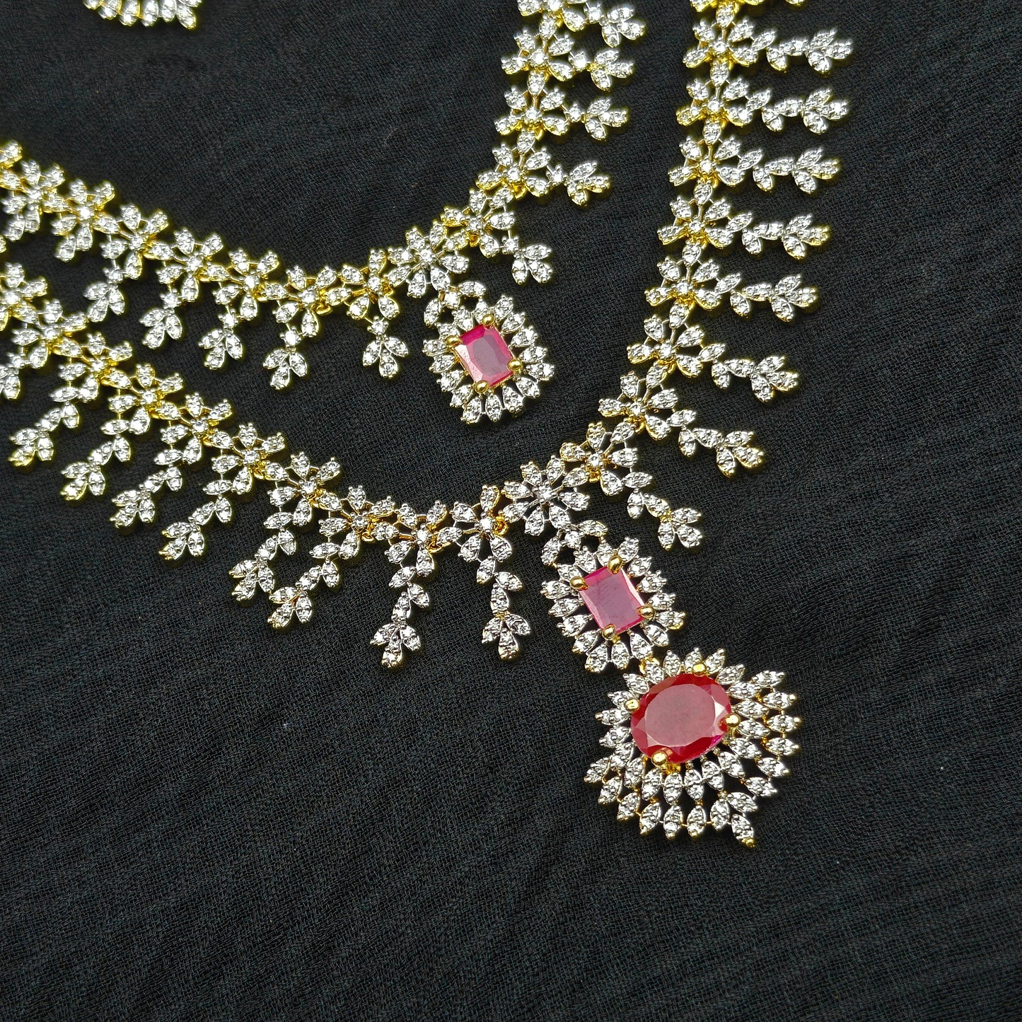 38805 Gj 2 layers necklace with screwback earring