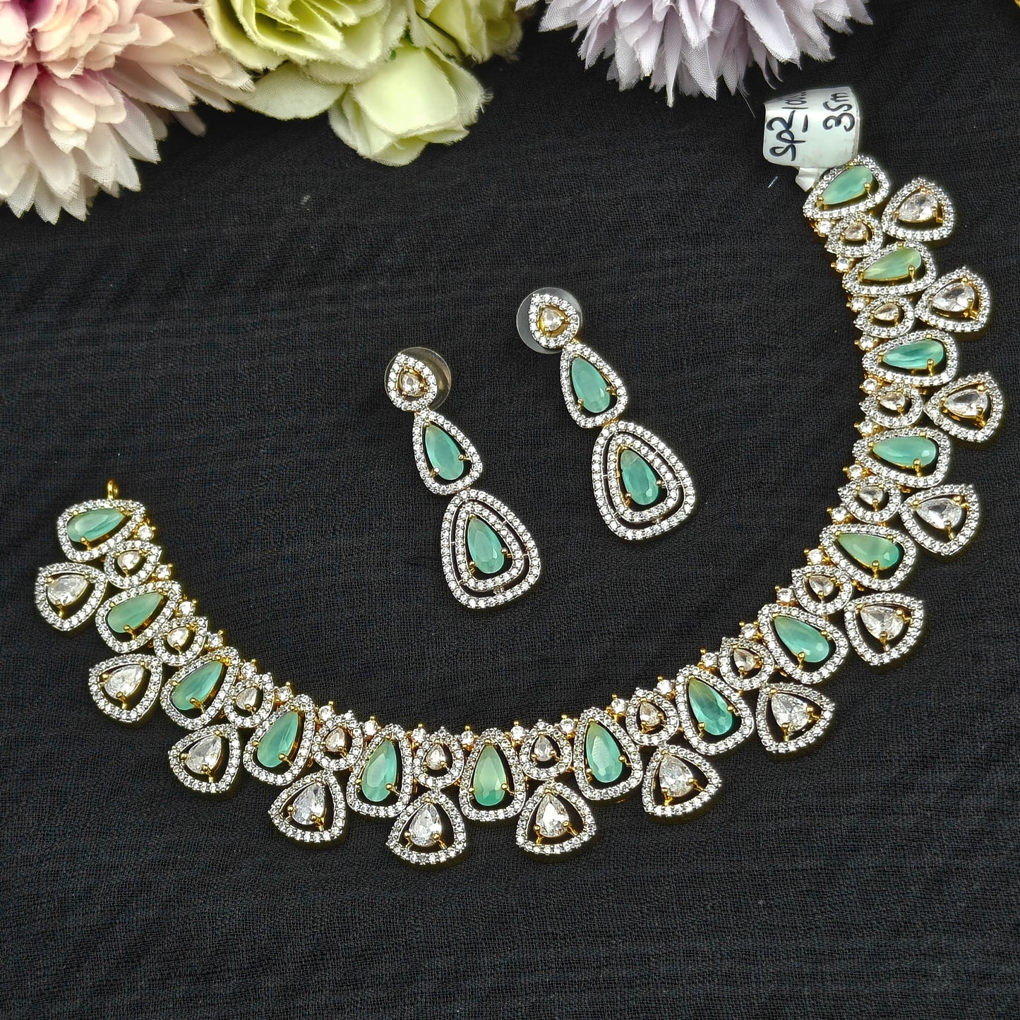 10033 Real diamond Look Mint/ light green stone necklace with hangings