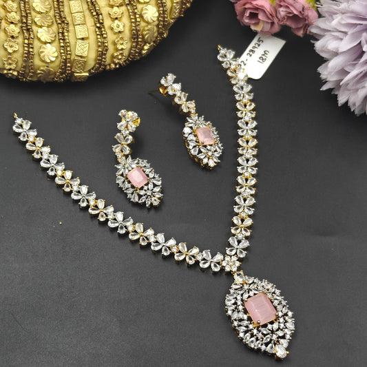 28925 Diamond look necklace