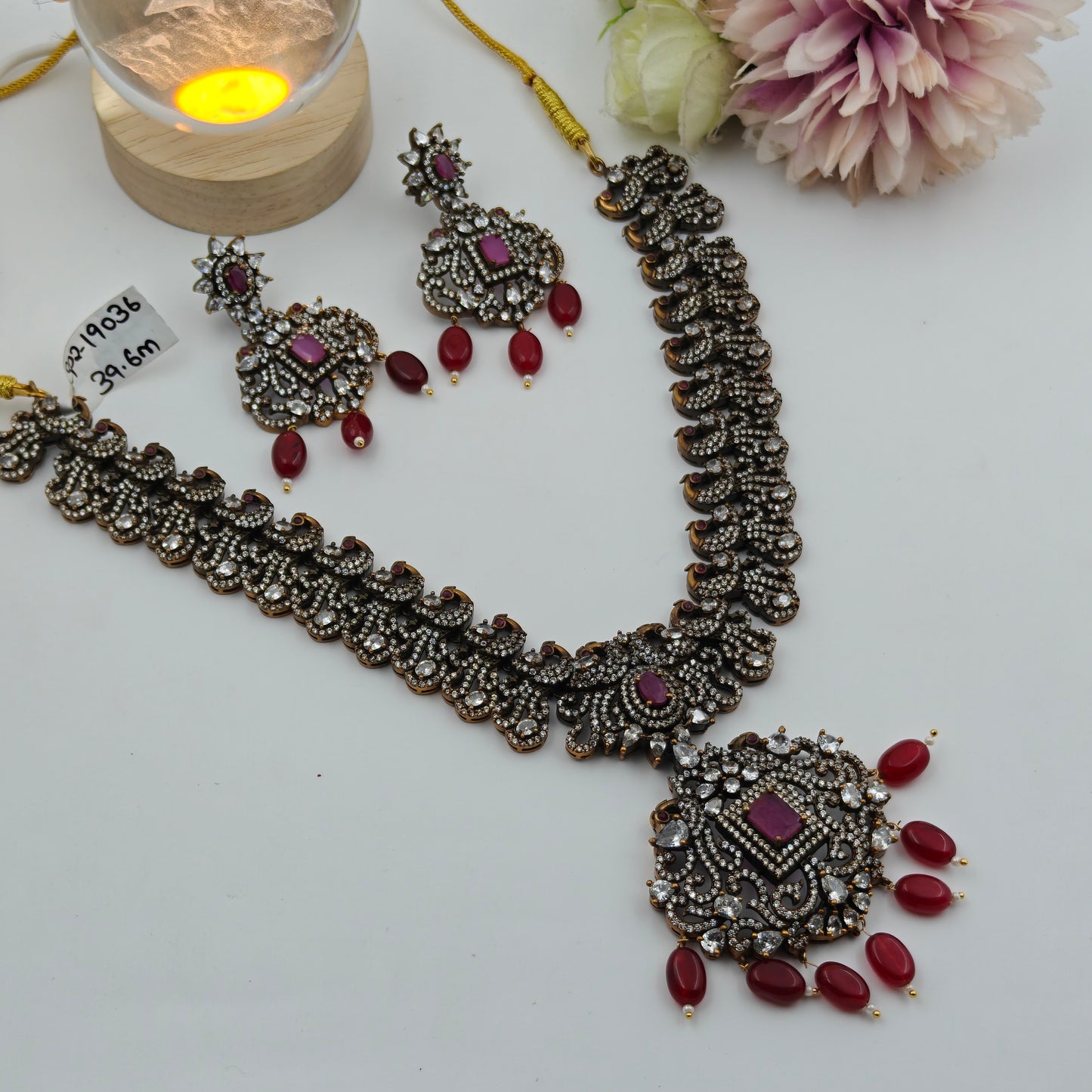 Victorian red short necklace