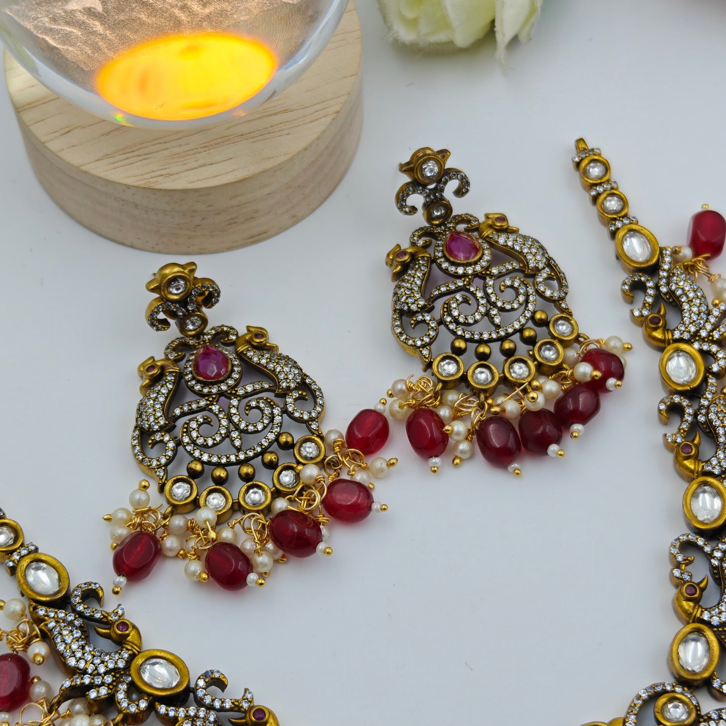 Victorian peacock red short necklace