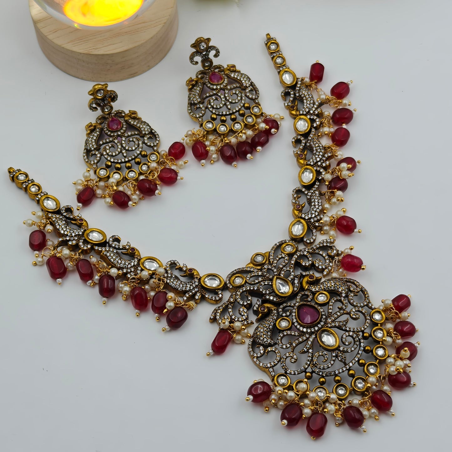 Victorian peacock red short necklace
