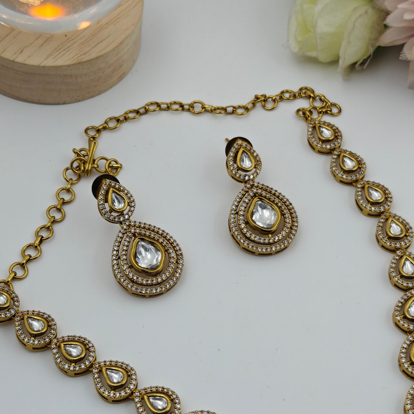 39173 / 39260 Victorian moissanite stones necklace with drop pattern