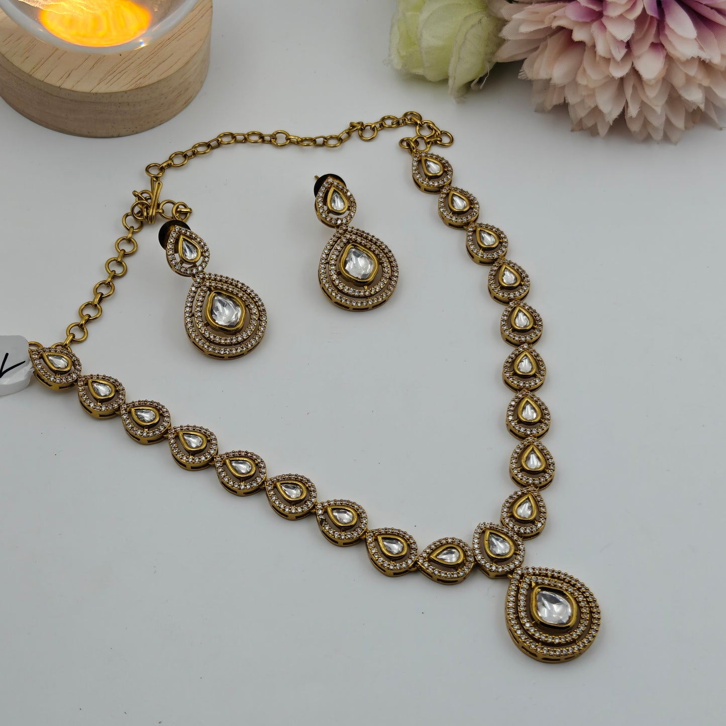 39173 / 39260 Victorian moissanite stones necklace with drop pattern