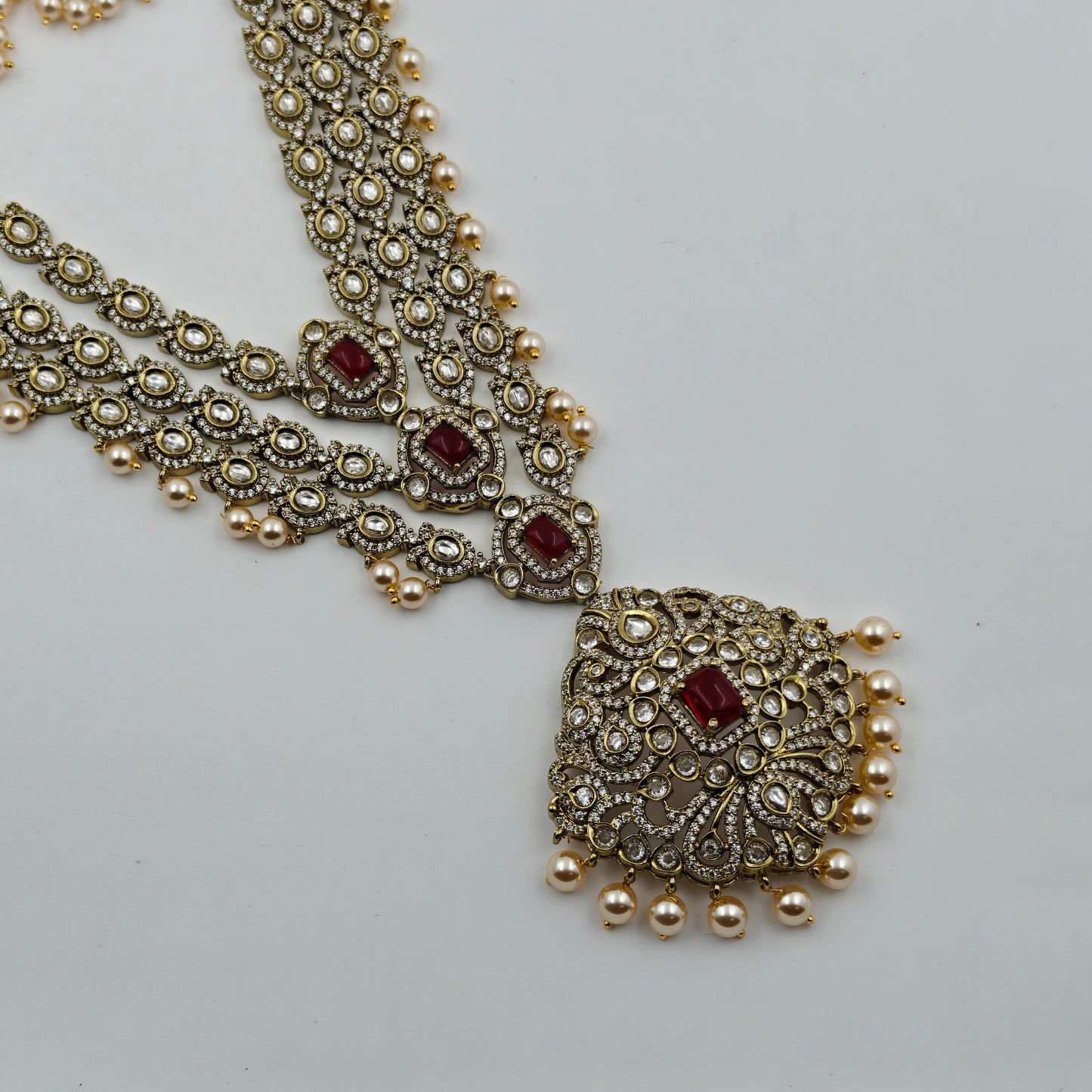 39808 Victorian red 3 layers long necklace