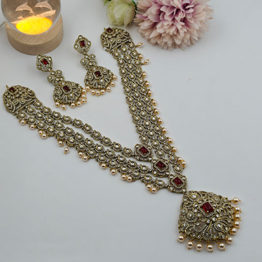 39808 Victorian red 3 layers long necklace