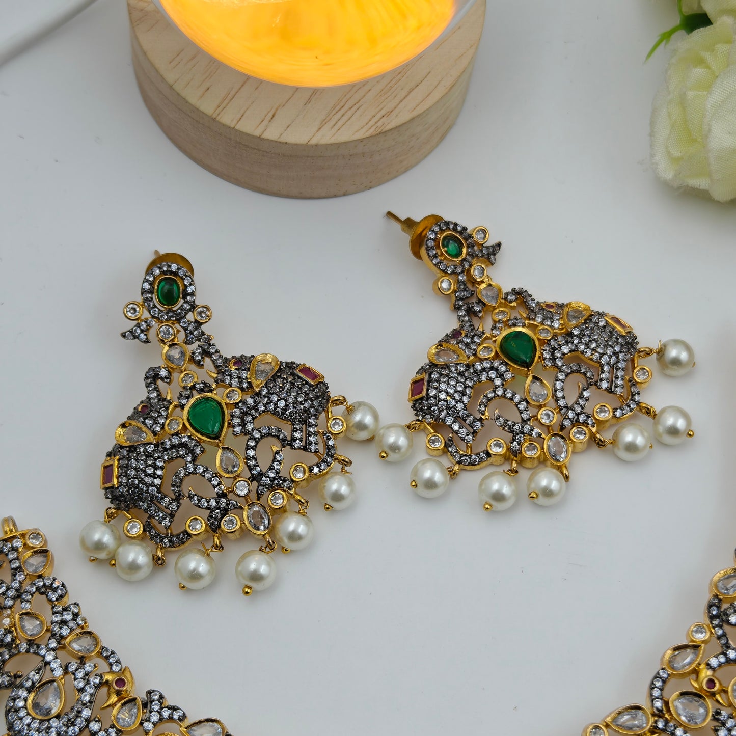 16647 Victorian elephant pattern necklace