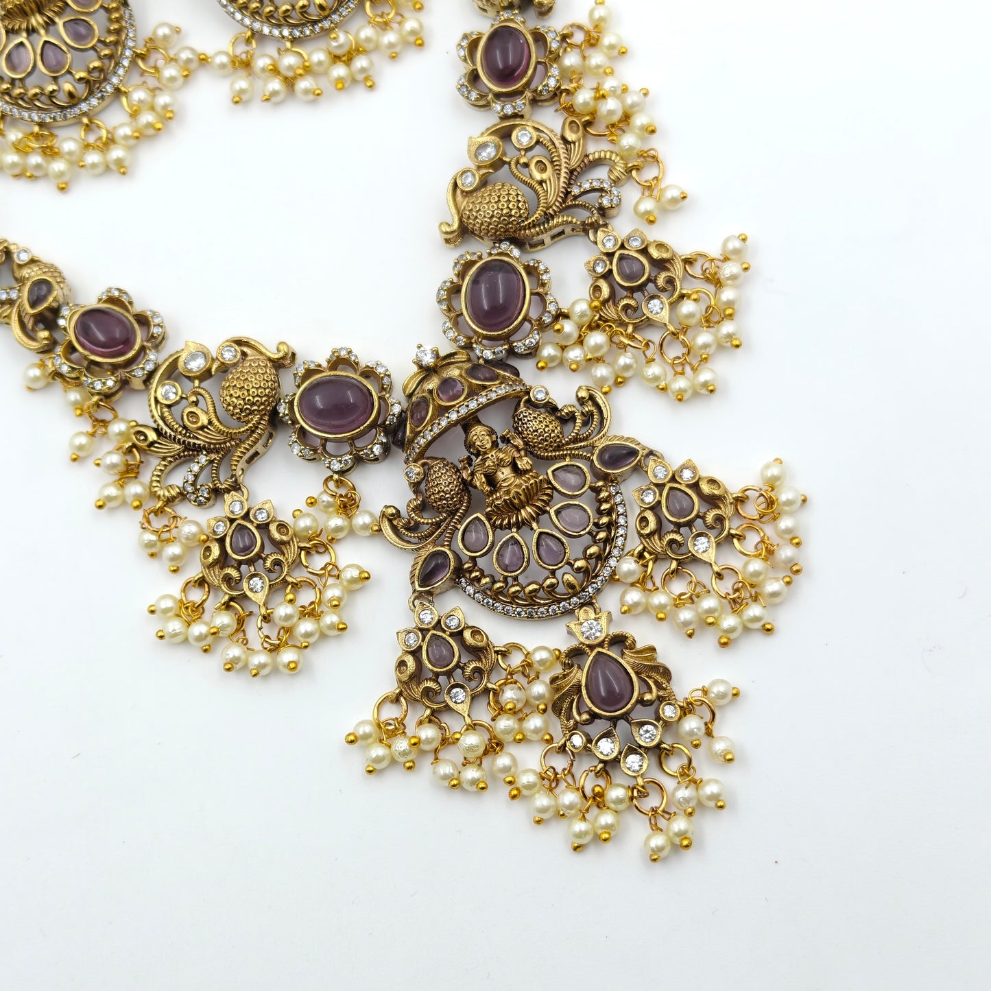 Victorian purple  short necklace