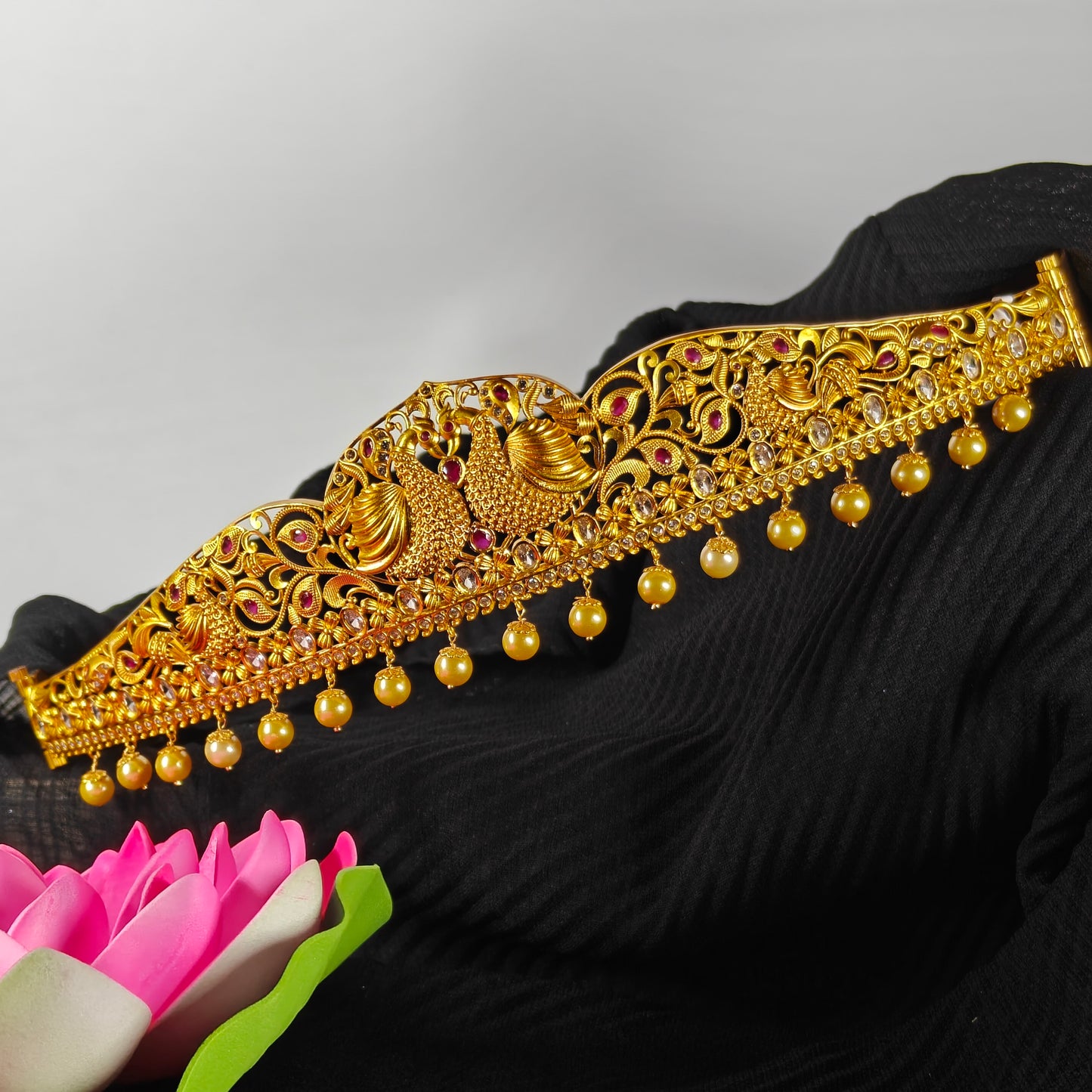 40095 Matte Double peacock with matte polish drops vaddanam