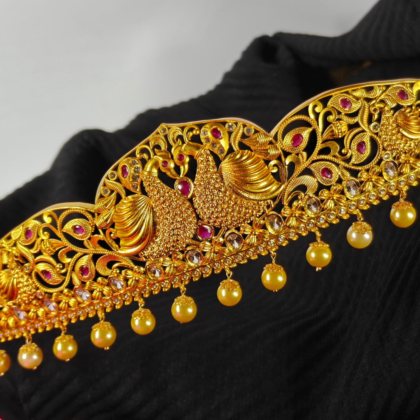 40095 Matte Double peacock with matte polish drops vaddanam