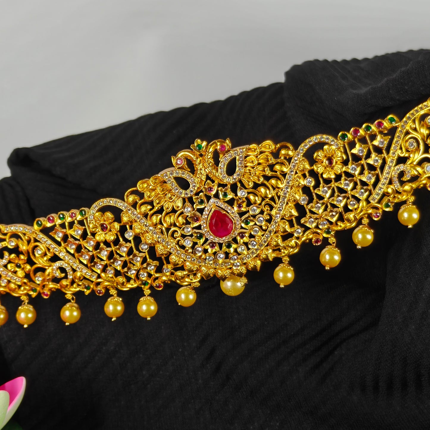 40114 Matte Peacock Vaddanam Red