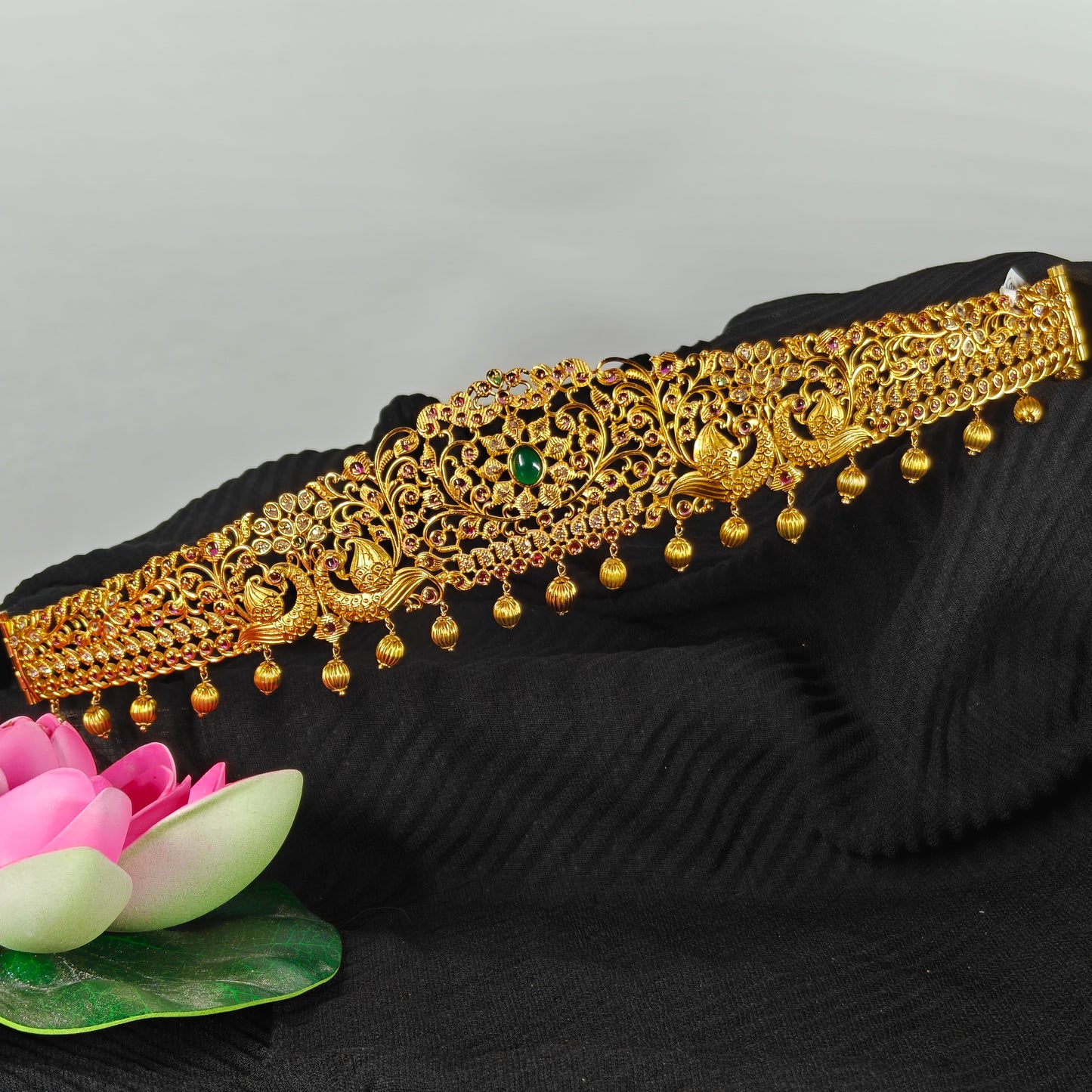 40118 Matte Double Peacock Vaddanam