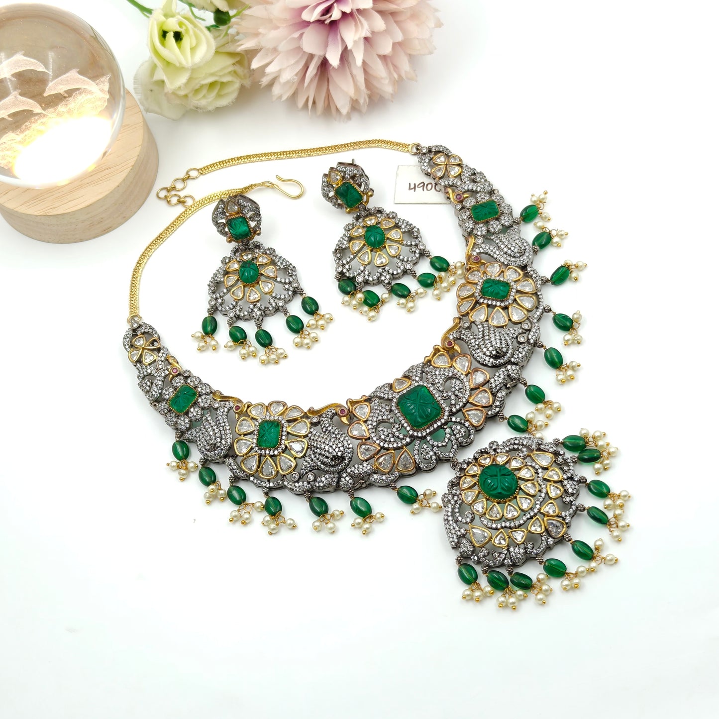 Victorian green short necklace