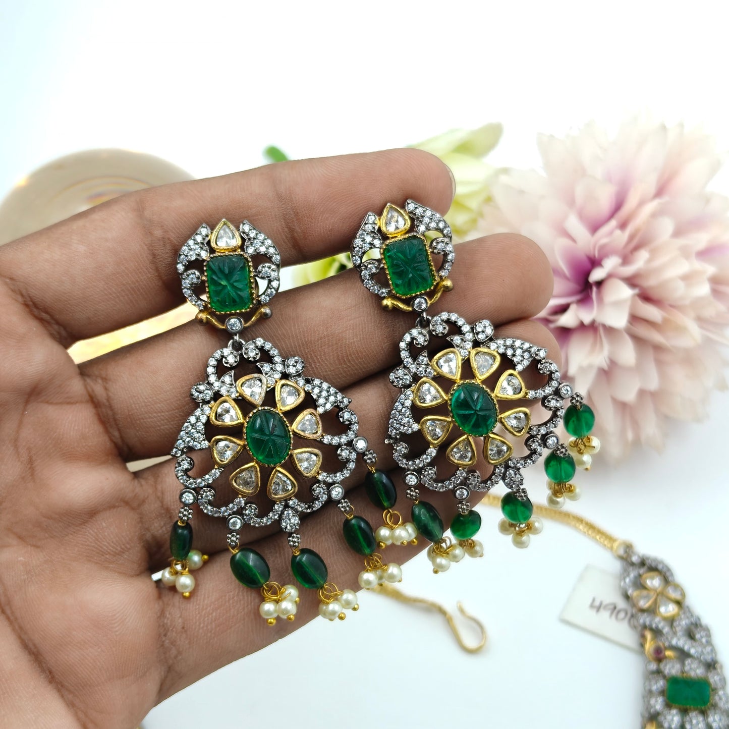 Victorian green short necklace