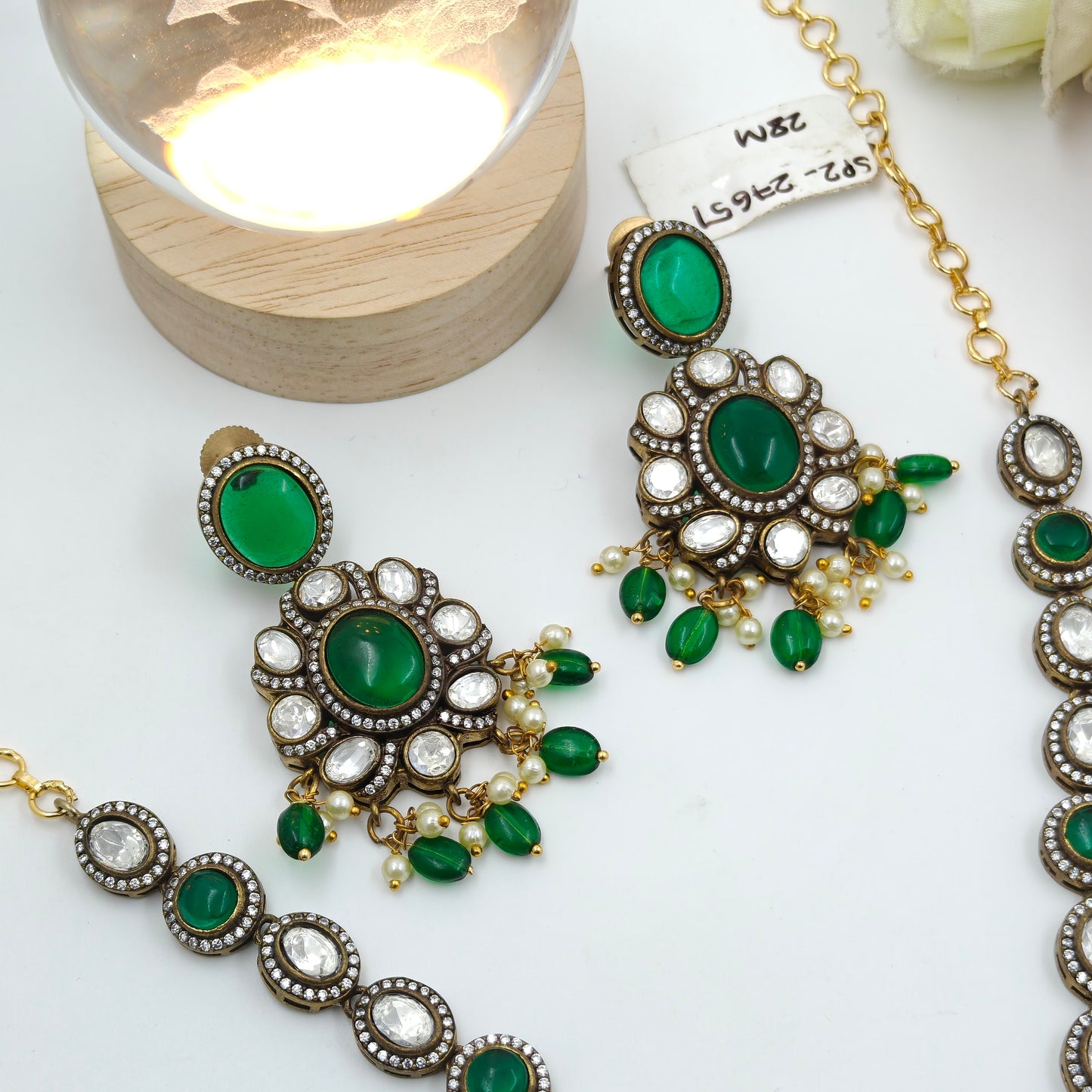 Victorian green short necklace