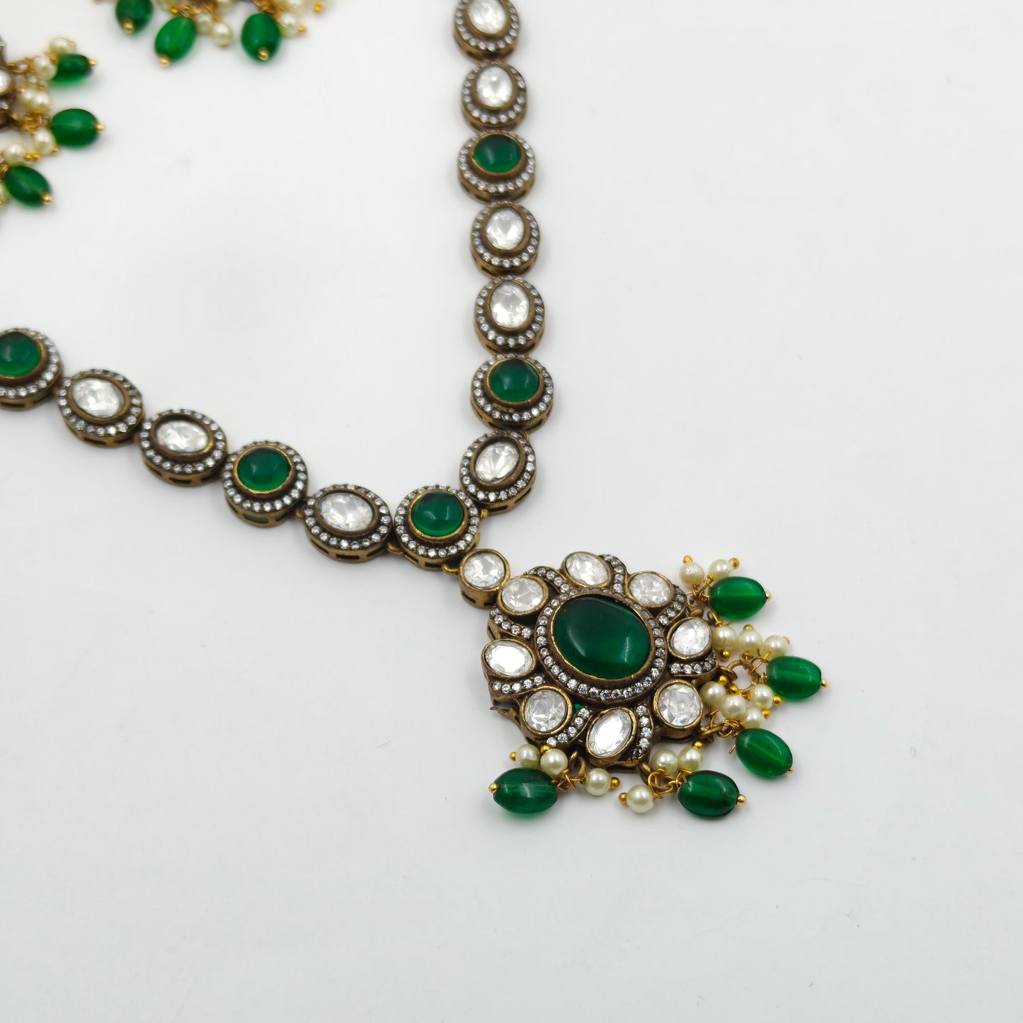 Victorian green short necklace