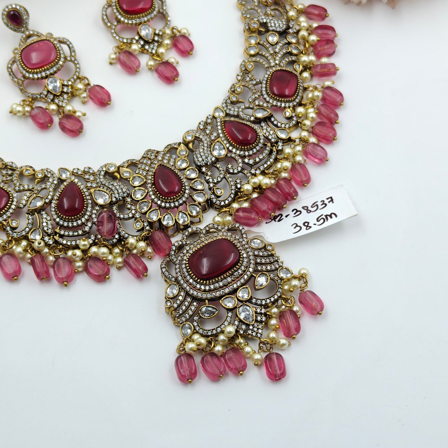 Victorian red short necklace