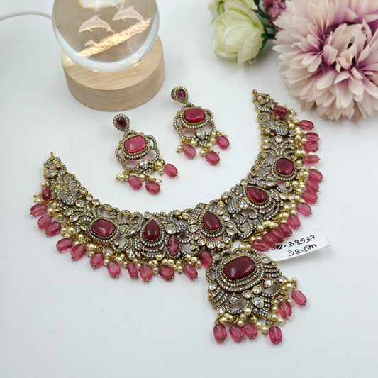 38537 Victorian red short necklace