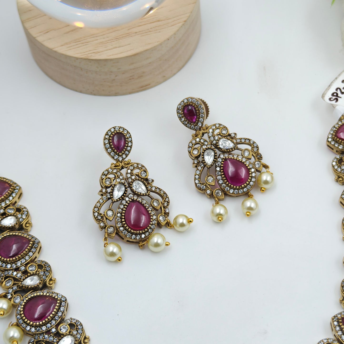 37239 / 37241 Victorian red short necklace