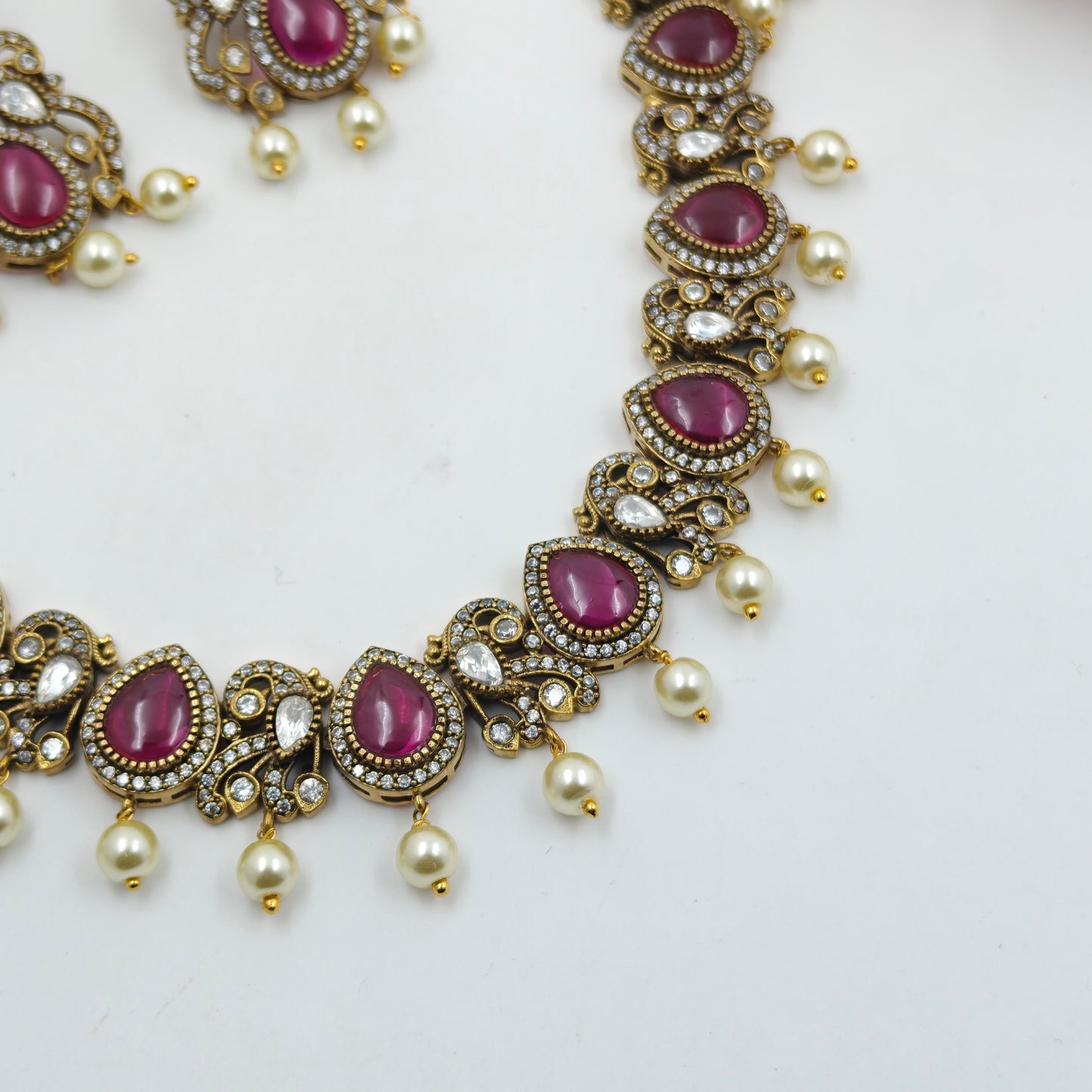 37239 / 37241 Victorian red short necklace