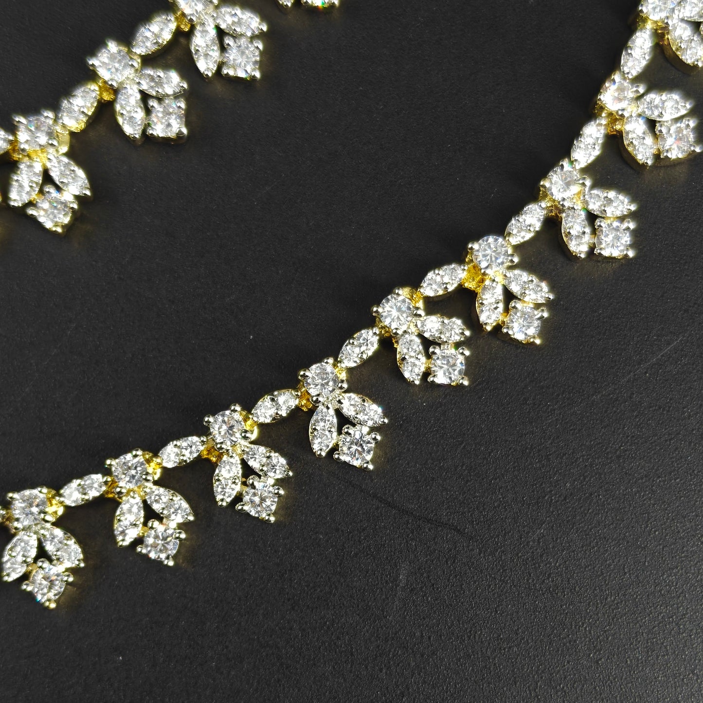 40185 GJ Full White 1 Line Champaswaralu