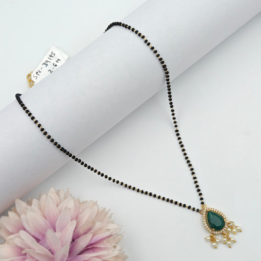 39195 Black Beads With Emerald Stone And Pearls