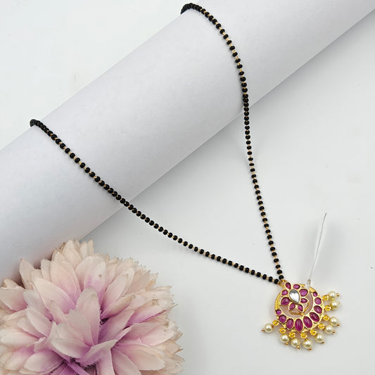 37545  Black BeadsWith  Pota Stone  Locket