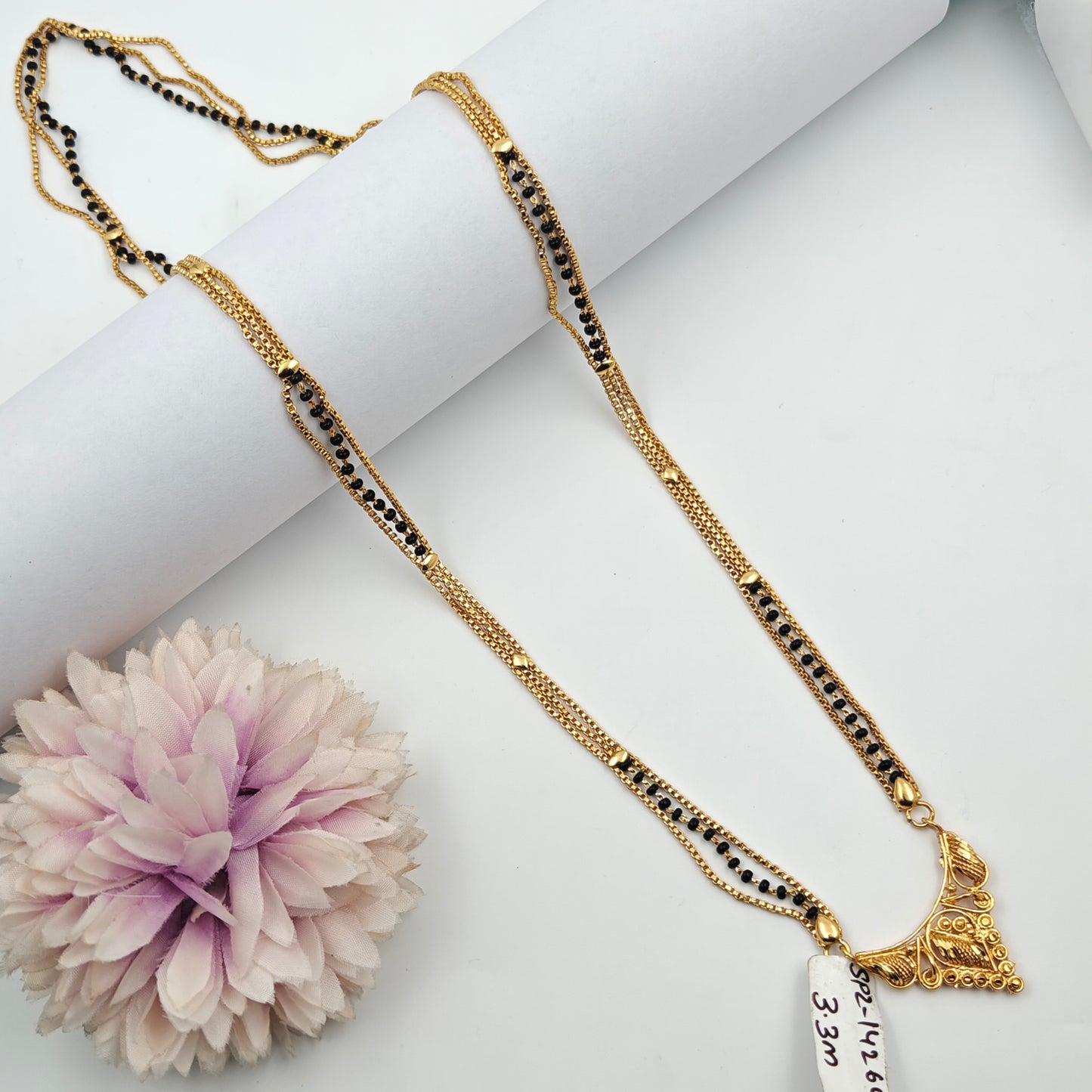 14260 Long blackbeads gold look