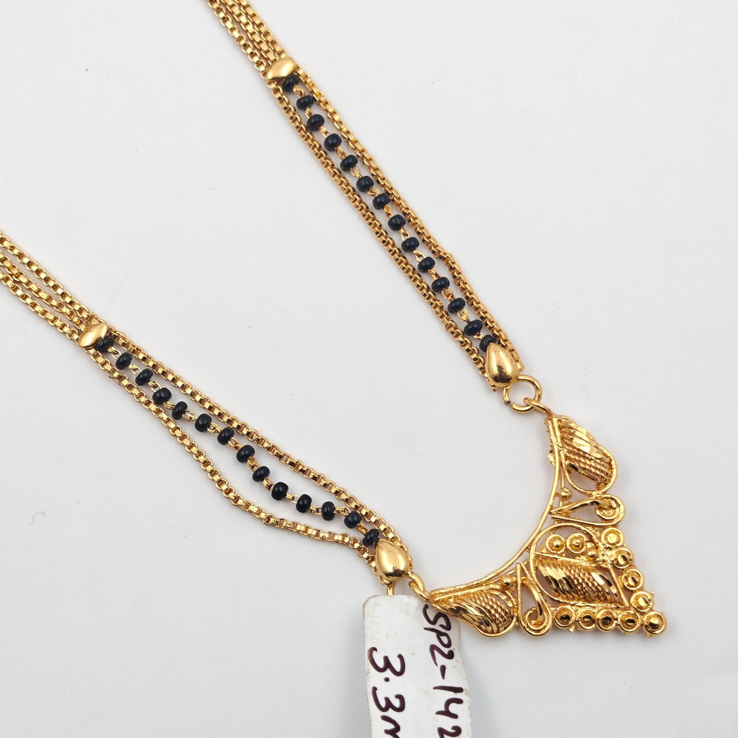 14260 Long blackbeads gold look