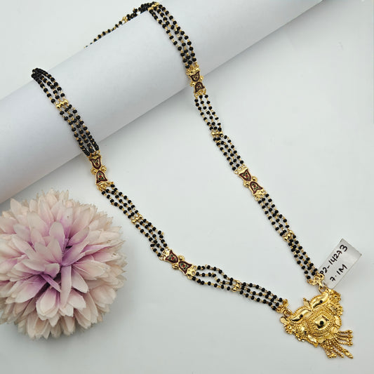 14273 : 3 Lines Gold And Black Beads With Pendent