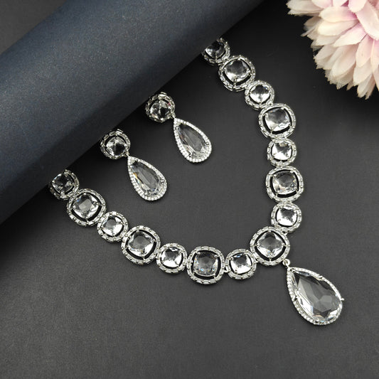 37595  Platinum Necklace Set White