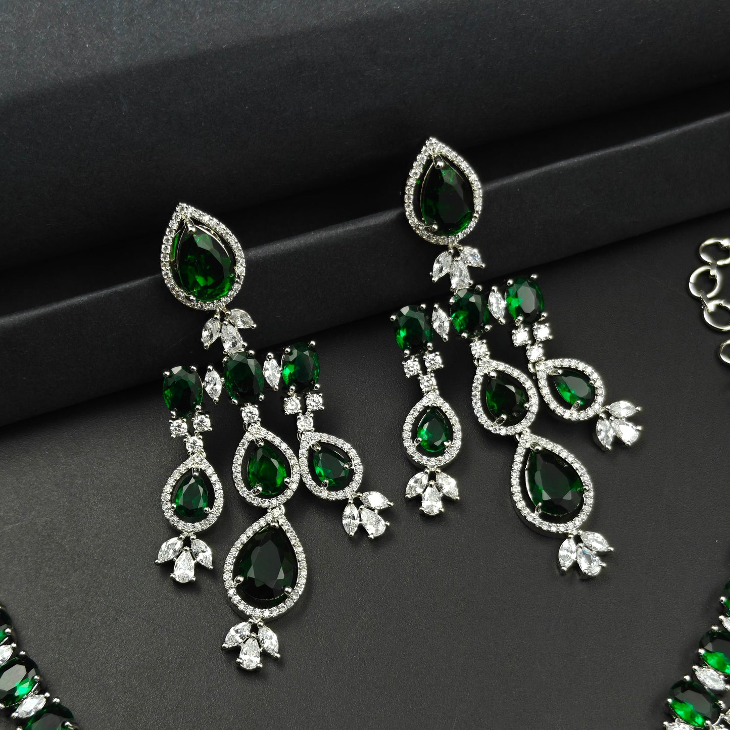 39079 Platinum Necklace Set Green