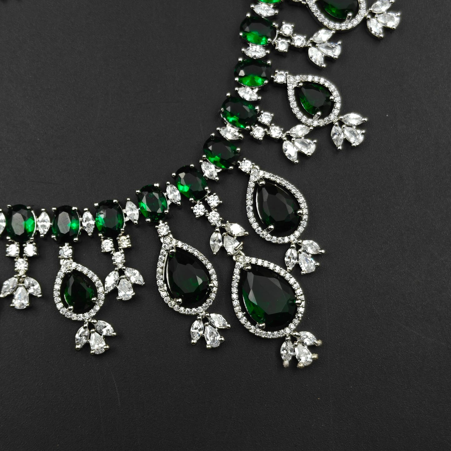 39079 Platinum Necklace Set Green
