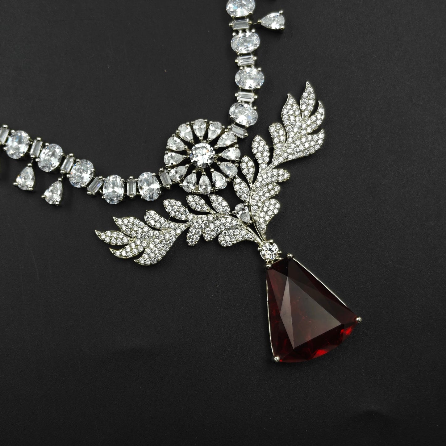 26638 Platinum Short Necklace Red