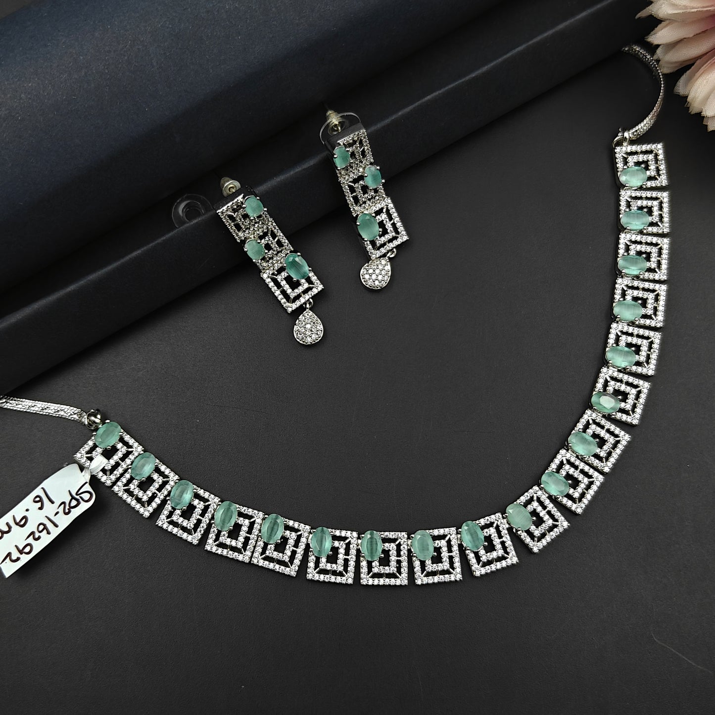 16294/ 16292 Platinum necklace