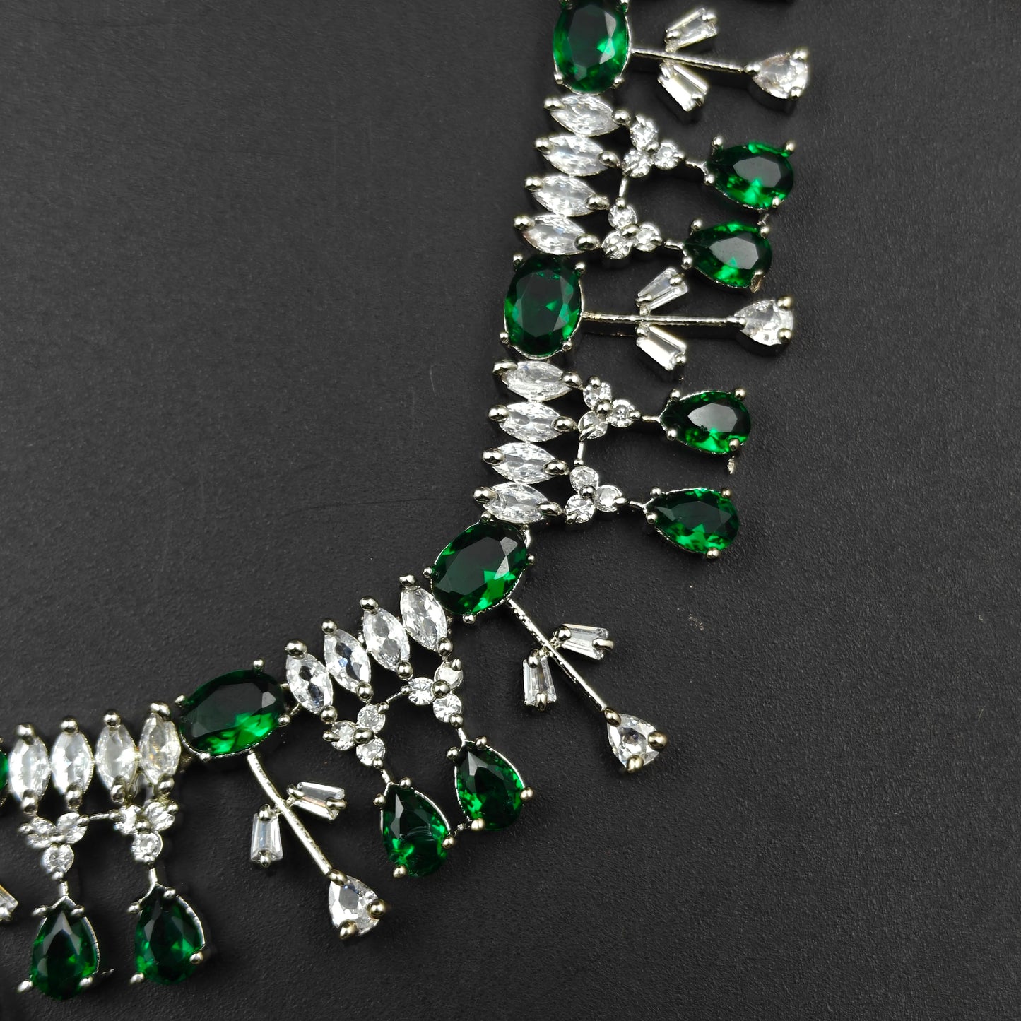 848 Platinum Green Colour Short Necklace Set