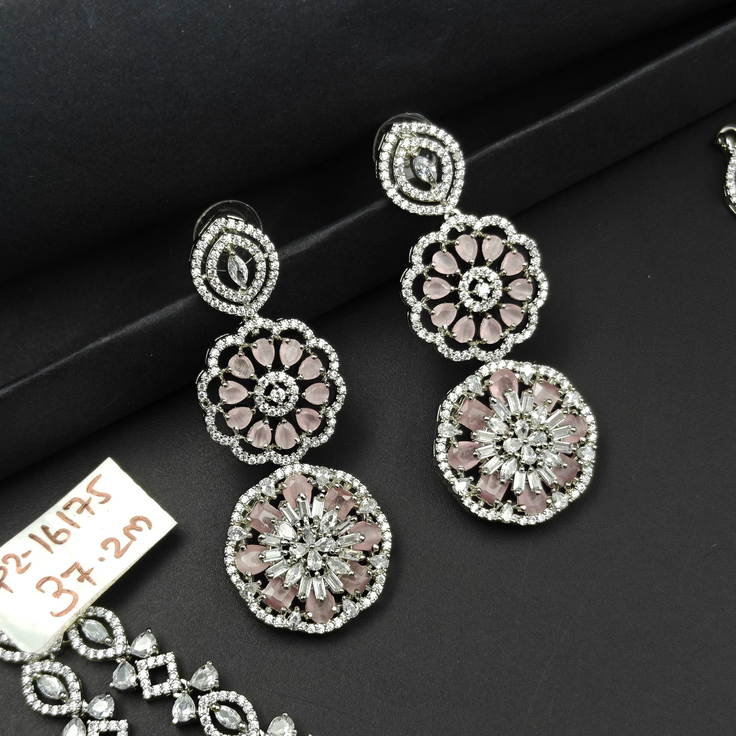 16175 Platinum necklace