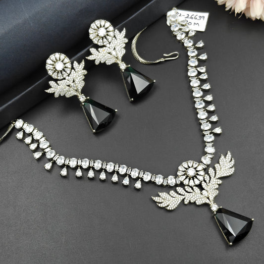 Platinum fancy necklace Green
