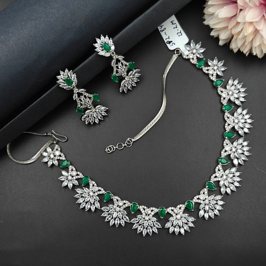 844 Platinum Mint Colour Short Necklace