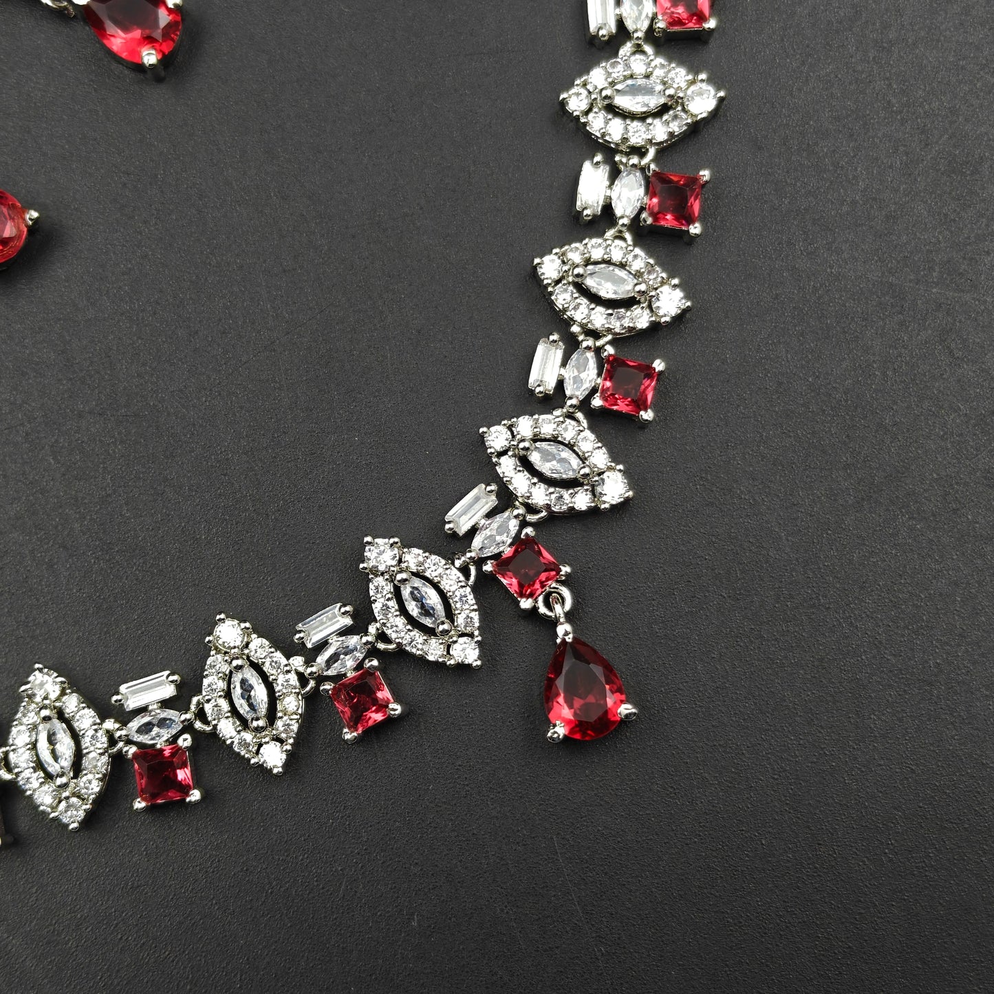 39469 Platinum Short Necklace Set Red