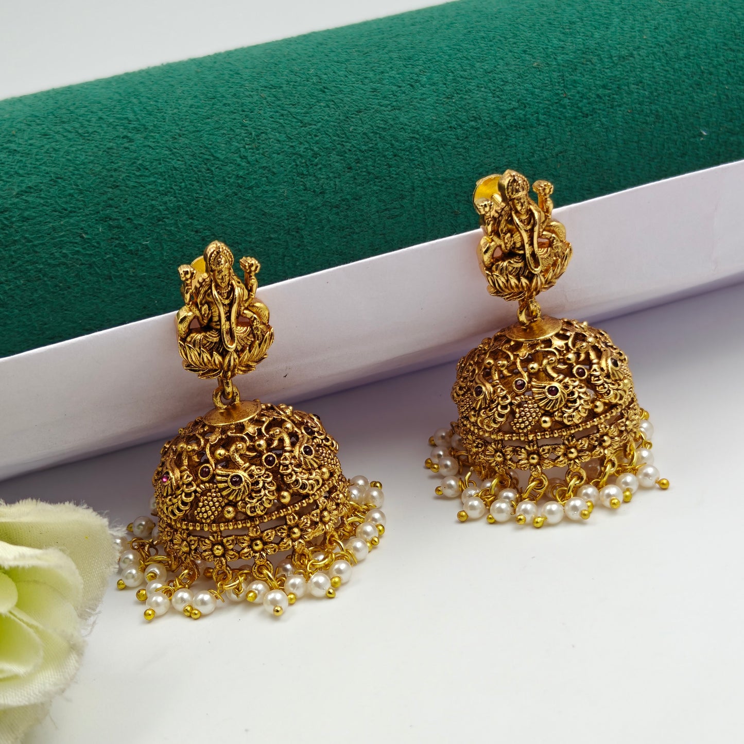 40443 matte jhumka with screw back