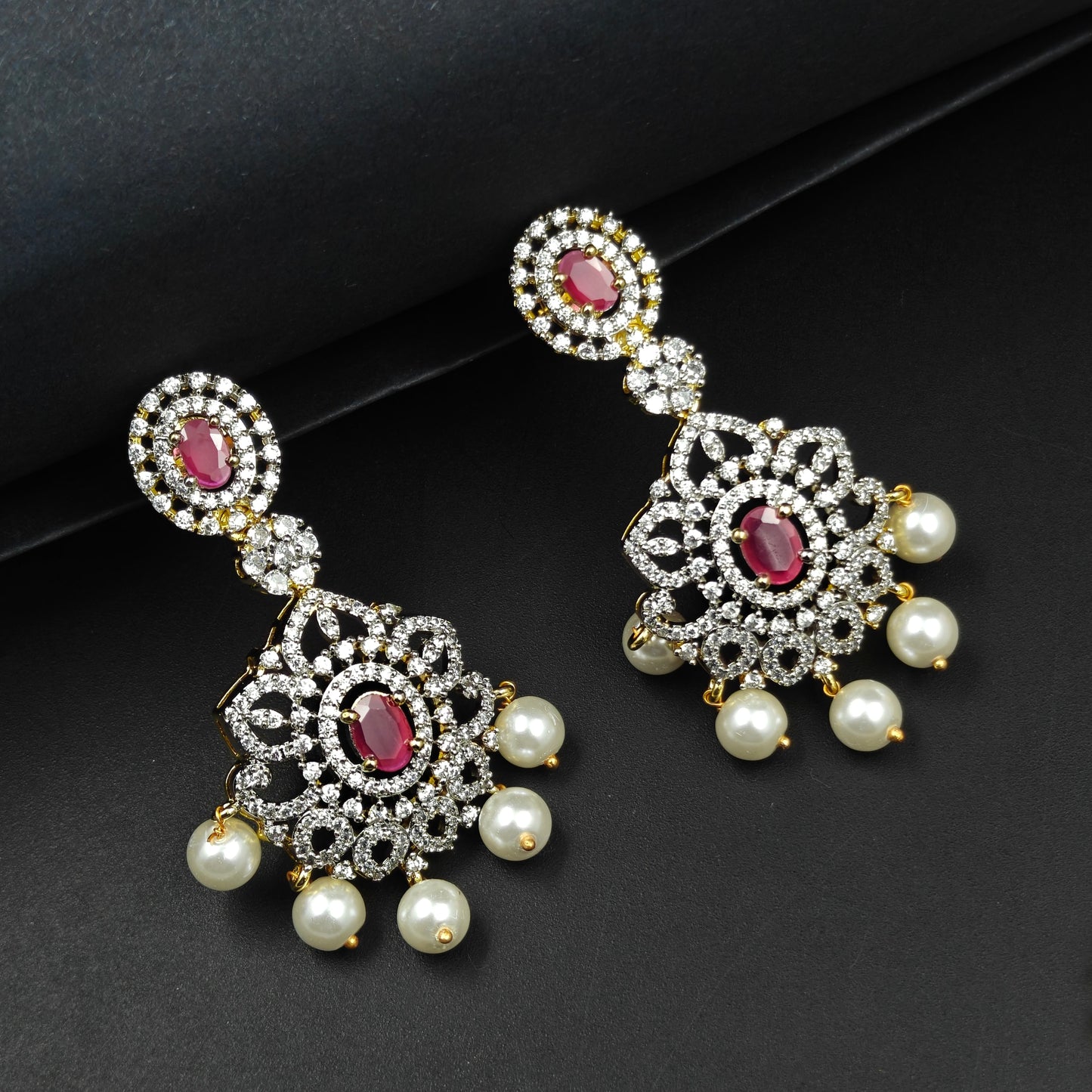 40476 GJ 3 Layers Short Necklace Ruby