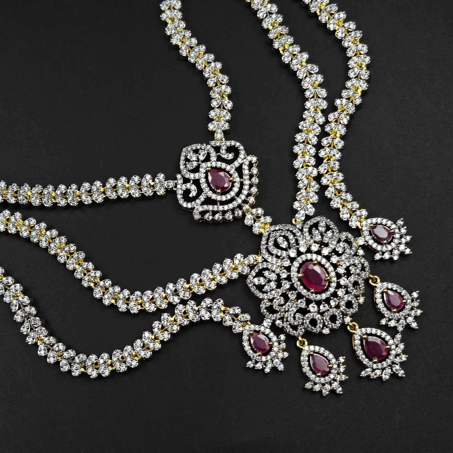 40476 GJ 3 Layers Short Necklace Ruby
