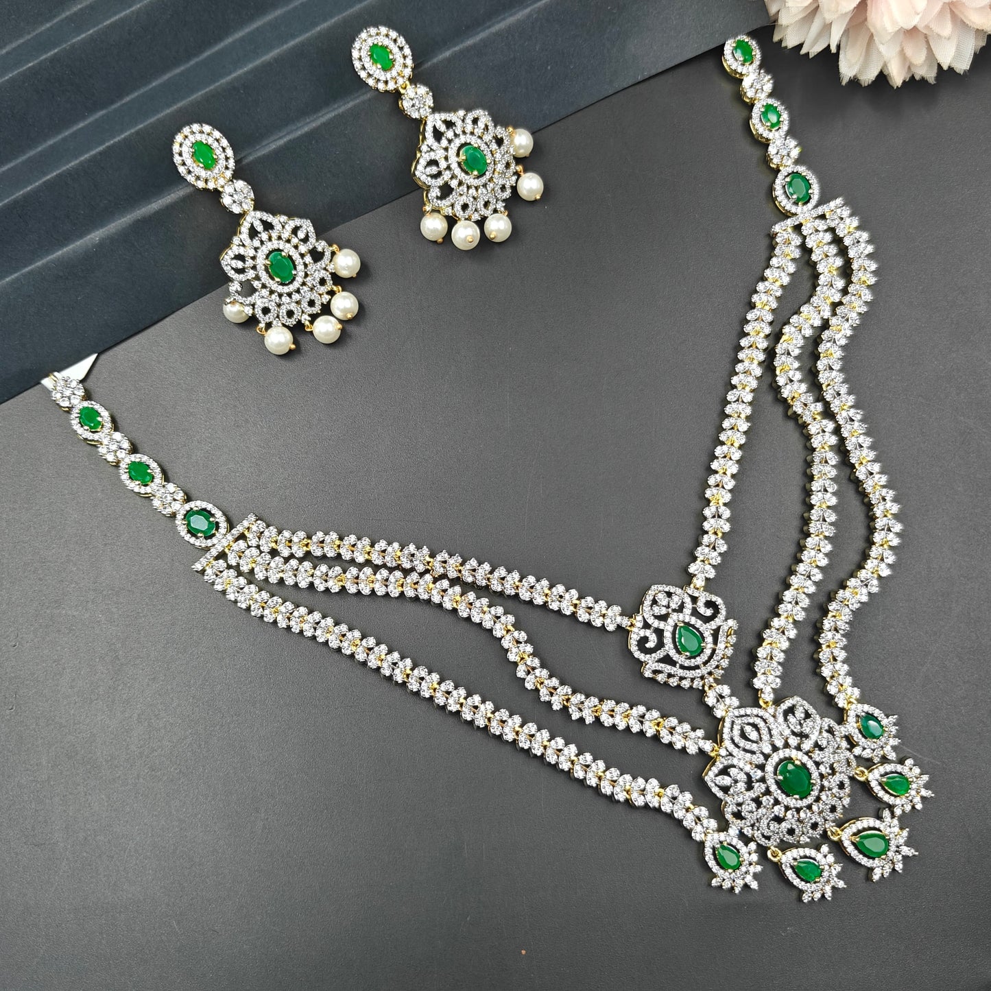 40475 GJ 3 Layer Short Necklace Green