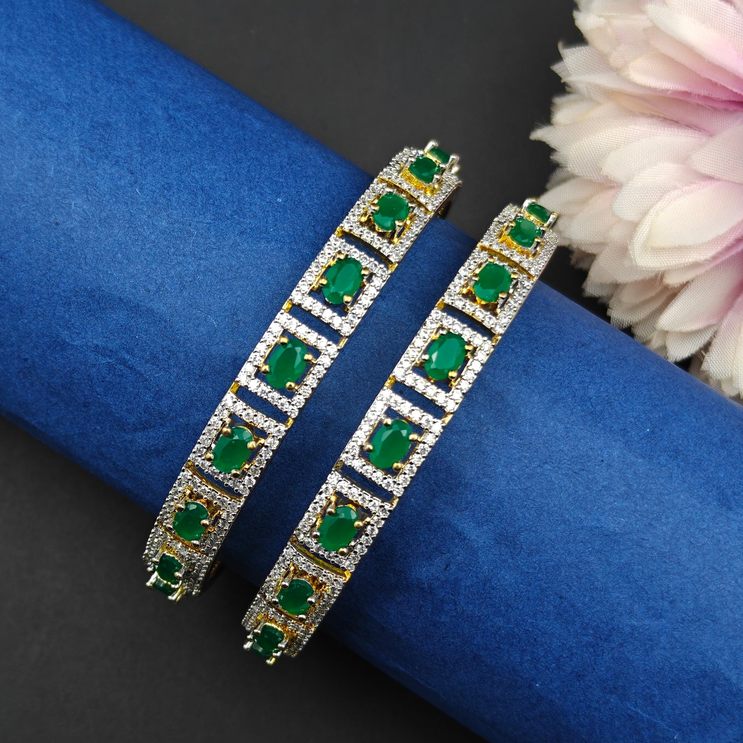 38472 Diamond look bangles